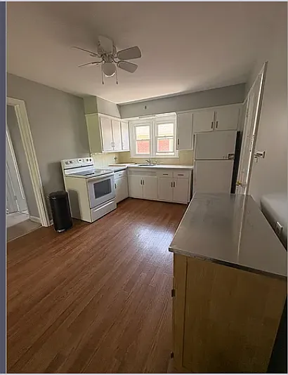 Large eat in kitchen