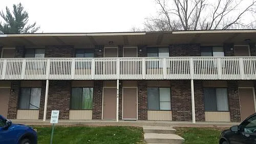 Building Photo - Oak Park