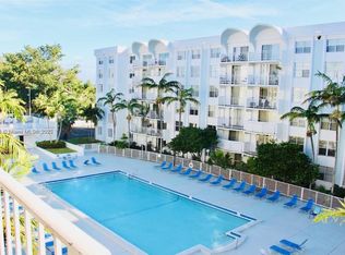 486 NW 165th Street Rd #404, Miami, FL 33169