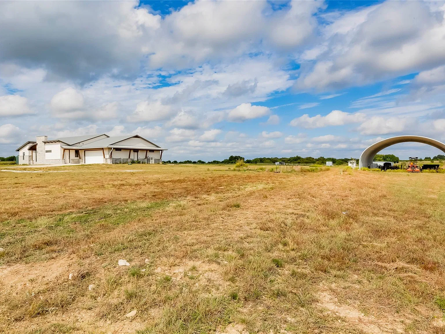 3 bed, 4.0 bath, 2852 sqft, $4,995 — Photo 4