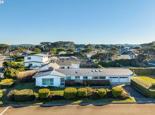 615 Jackson Ave SW, Bandon, OR