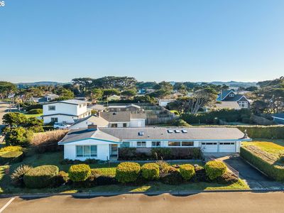 615 Jackson Ave SW, Bandon, OR, 97411