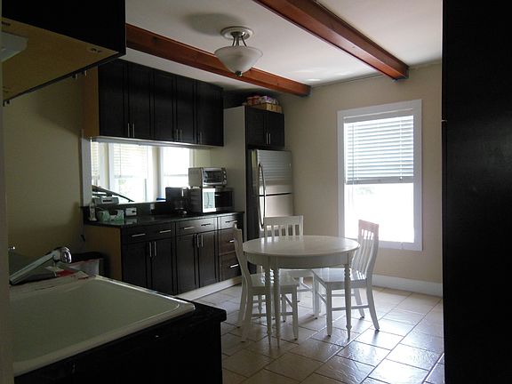 5th image of 23 Falkland St #23