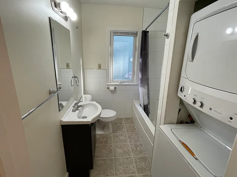 1302 Elliott St — Photo 10