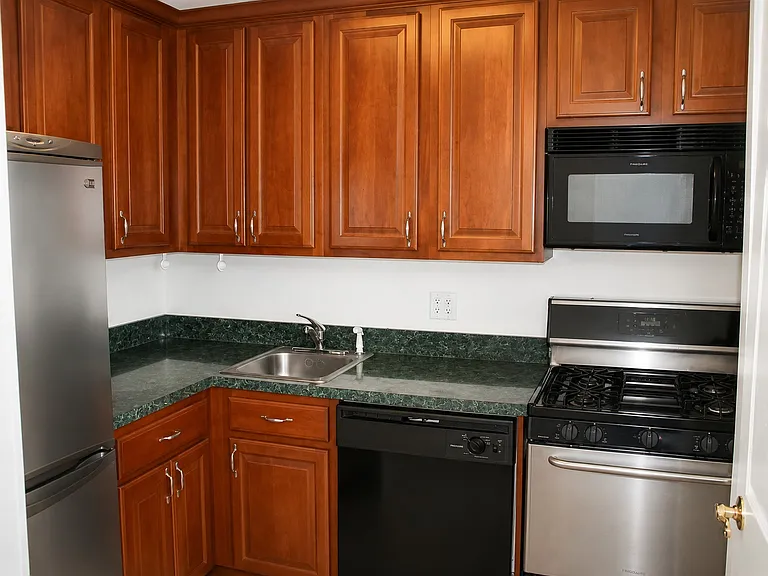 243 W 76th St #1B — Photo 5