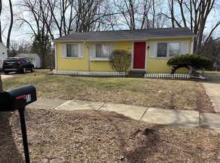11 Metroview Ct, Ann Arbor, MI 48108