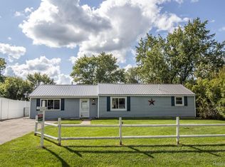 7348 Rory St, Grand Blanc, MI 48439