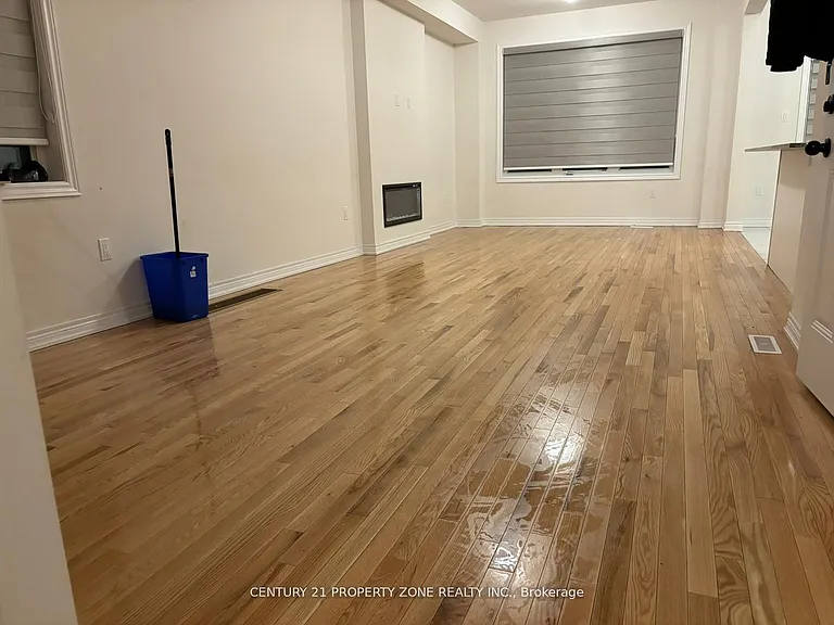 1272 Amherst Gate — Photo 6