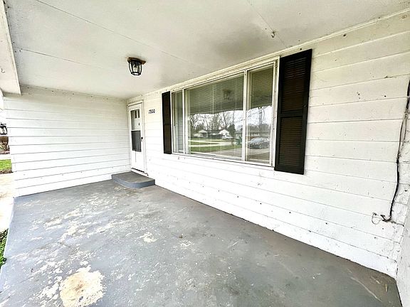 2nd image of 7800 Lyn Dr