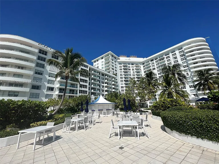 5151 Collins Ave #531 — Photo 32