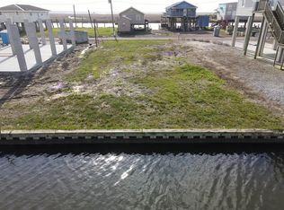 698 Martin Ln, Port Sulphur, LA 70083