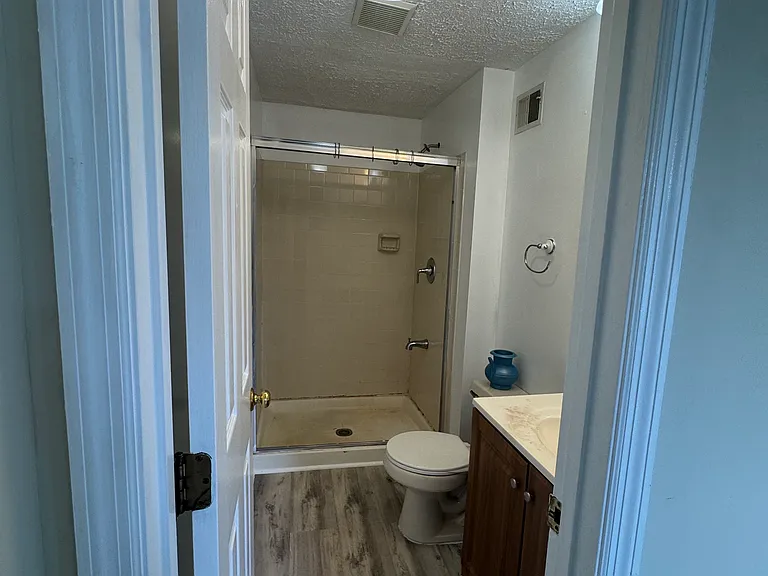 8918 Pembrook Woods — Photo 7