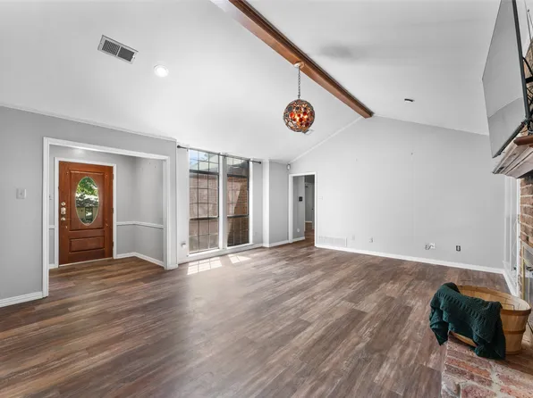 549 Bayberry Ln, Desoto, TX 75115