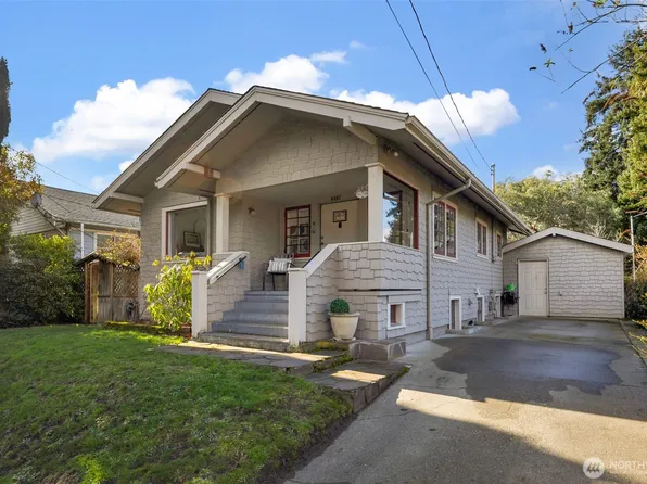 8007 Fremont Avenue N, Seattle, WA 98103