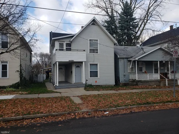 931 Davis Ave NW, Grand Rapids, MI 49504