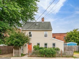 31 Pond St, Amesbury, MA 01913