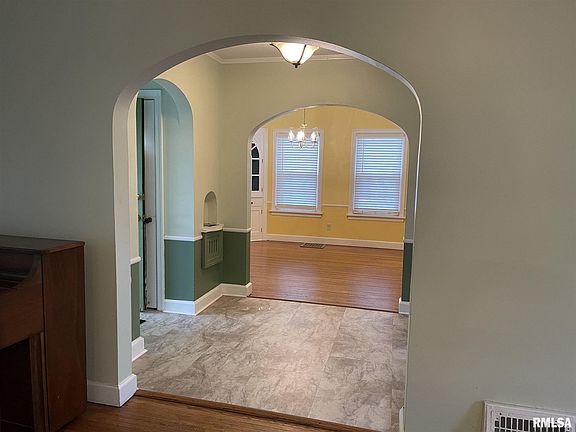 3rd image of 2609 W Moss Ave