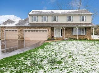 9719 N Hunters Ln, Spring Grove, IL 60081