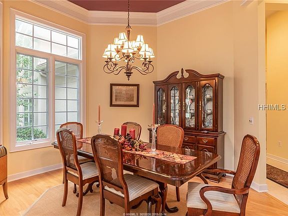 5th image of 8 Retreat Ln