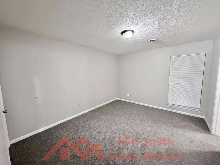4147 Hallview Dr — Photo 8