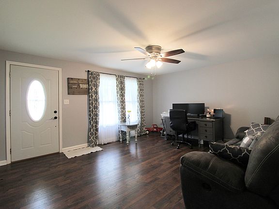 3rd image of 1178 Pheasant Dr