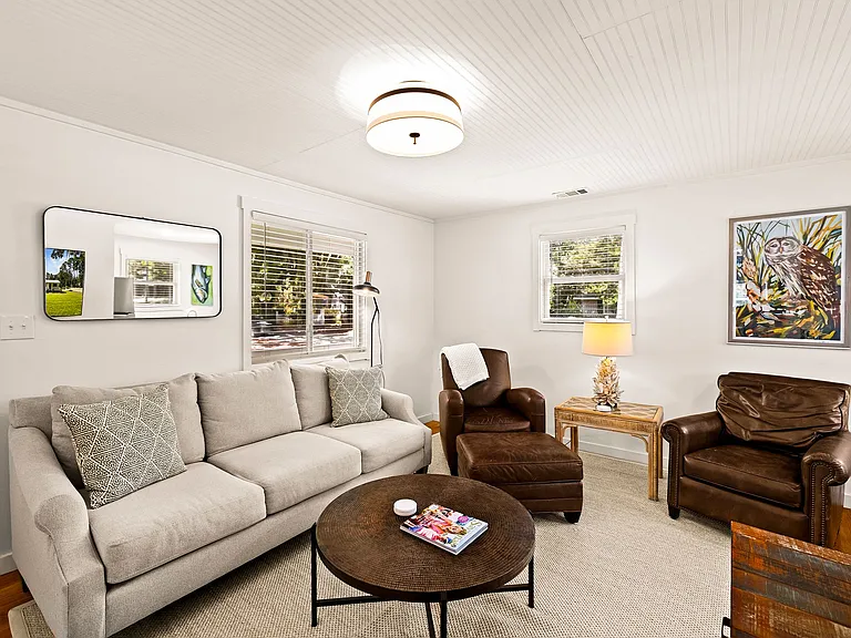 151 Rendant Ave — Photo 3