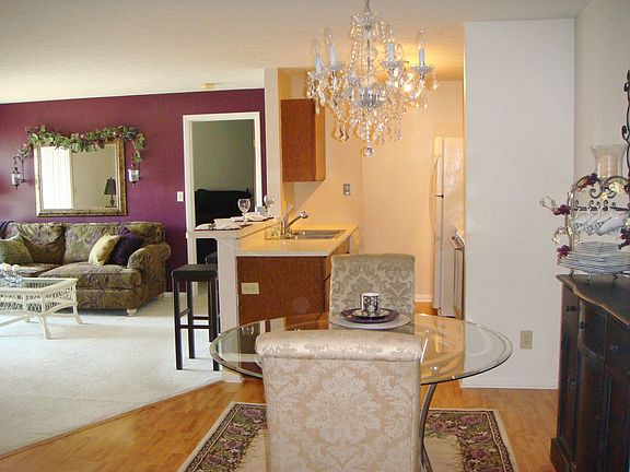 4th image of 5979-7 Meadowcreek Dr #5979-07