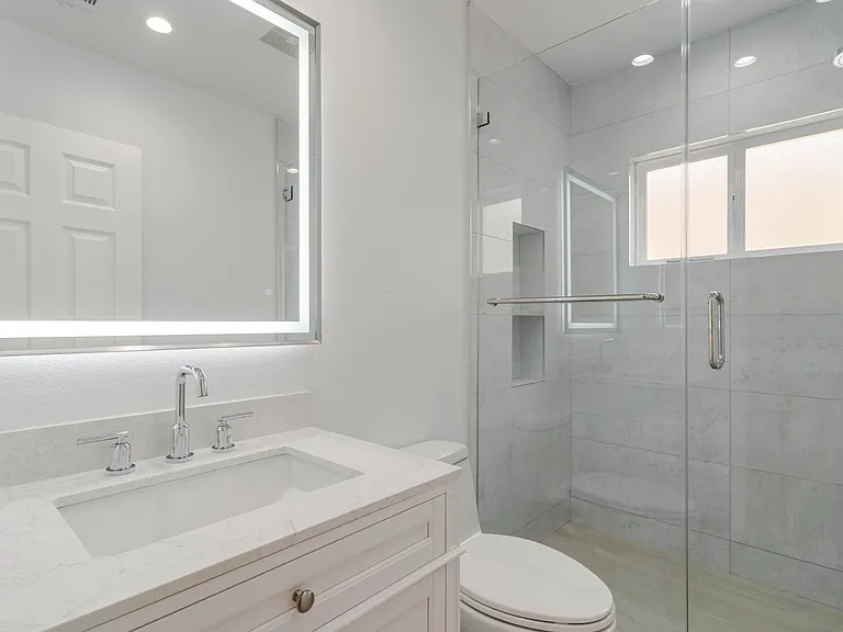 323 N Louise St #C — Photo 14