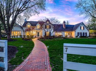 7 Fox Run Ln, Saint Louis, MO 63131