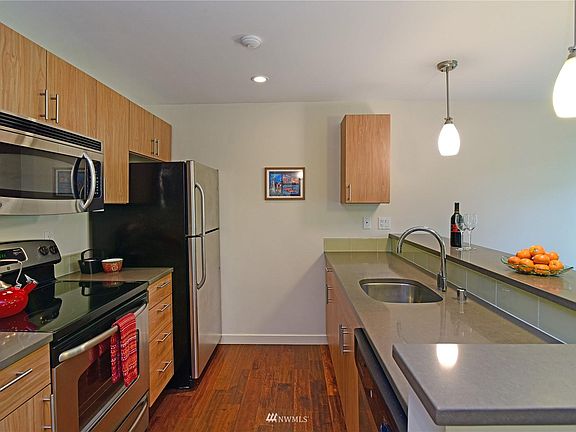 2nd image of 15152 NE 82nd St Unit 303