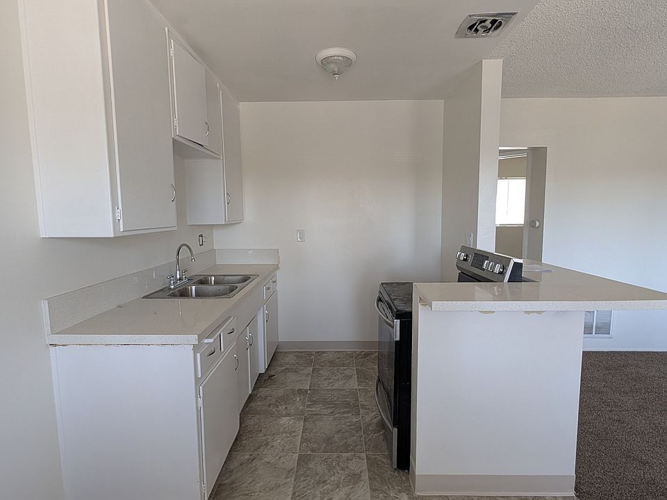 1st image of 905 Daisy Ave APT 10