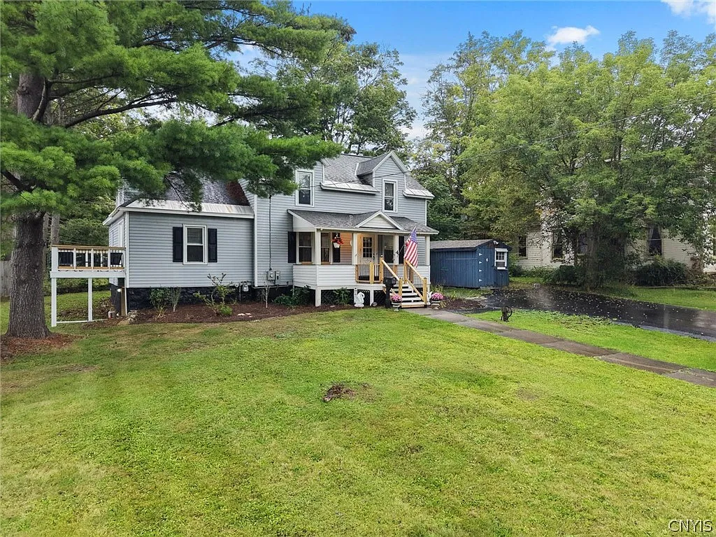 4 bed, 2.0 bath, 1794 sqft, $3,000 — Photo 2
