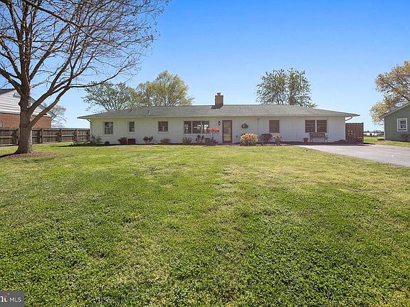2nd image of 40495 Beach Dr