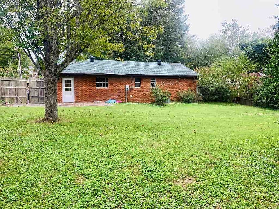 2nd image of 407 Kentucky Ave