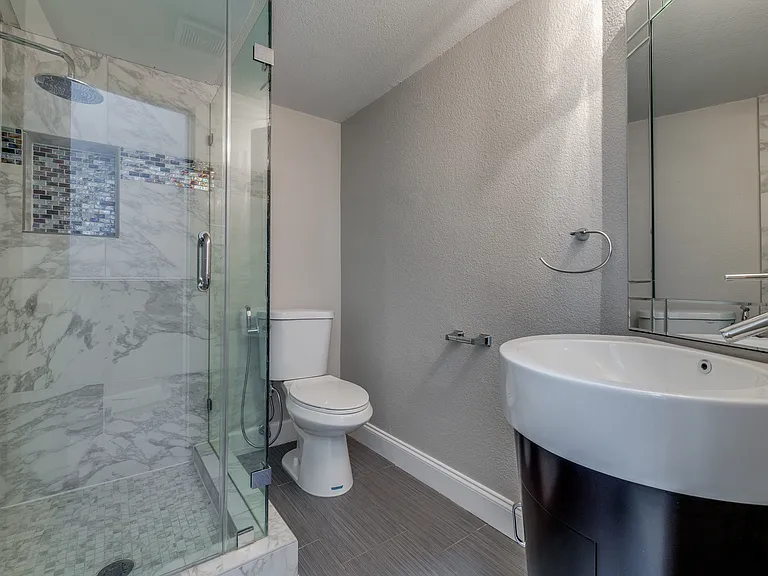 4040 Avondale Ave #402 — Photo 17