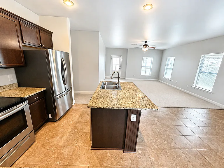 13870 Maddie Cir — Photo 2