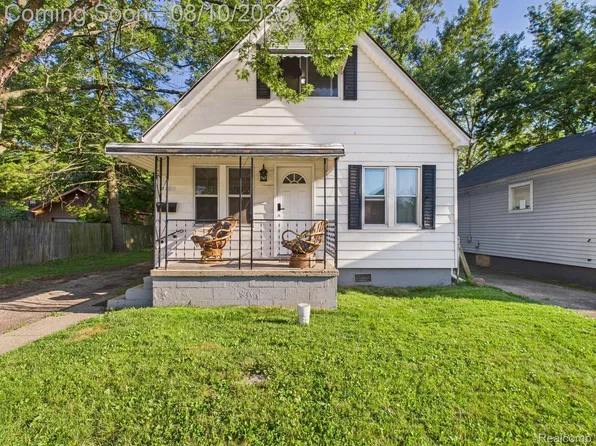 8262 Packard Ave, Warren, MI 48089
