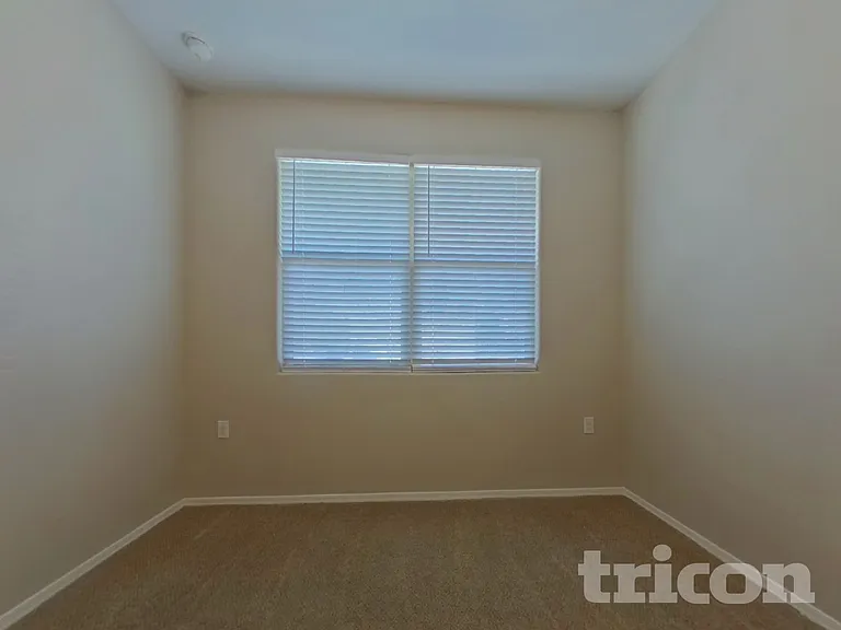 31026 W Earll Dr — Photo 12