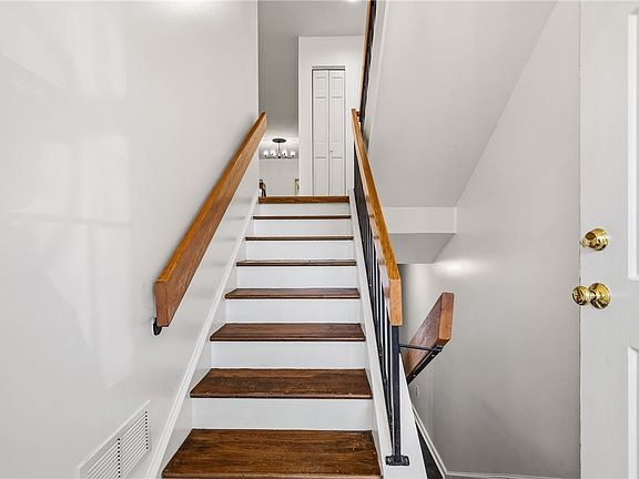 3rd image of 400 Virginia Ave