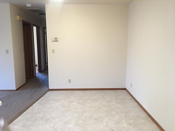 4th image of 665 Oregon St