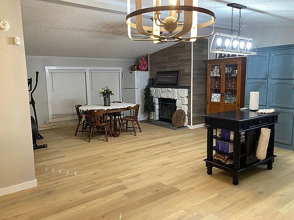 3rd image of 66 Willow Dr