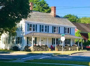 12 Court St APT 5, Newfane, VT 05345