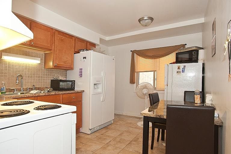 2nd image of 4607 Davis St #2C