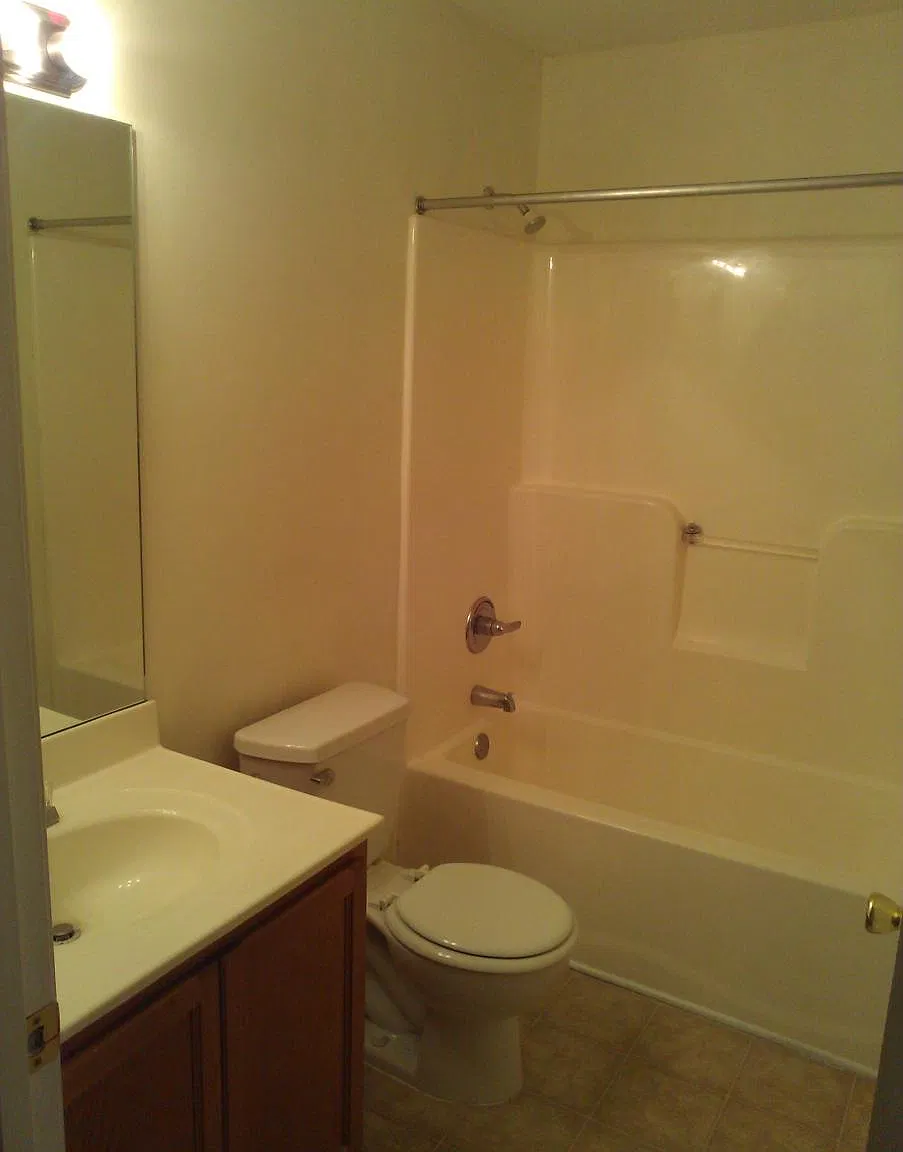 2 bed, 900 sqft, $995 — Photo 4