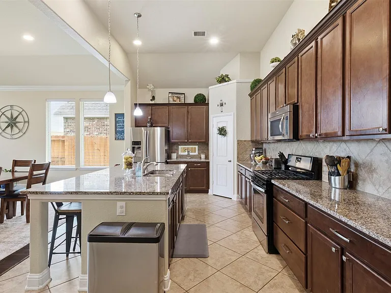 2003 Sunset Terrace Ln — Photo 10