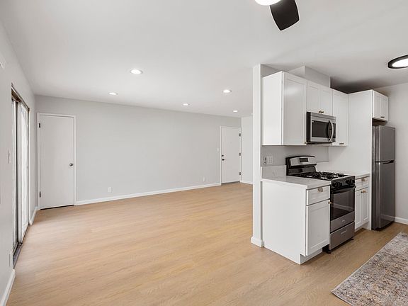 4th image of 1107 E 3rd St APT 8
