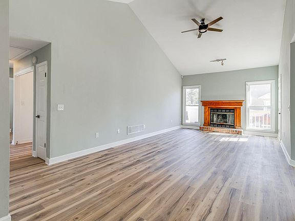 5th image of 201 Pear Tree Cir