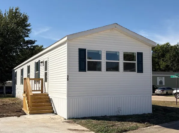15 N Creek Dr #F015, Park City, KS 67219