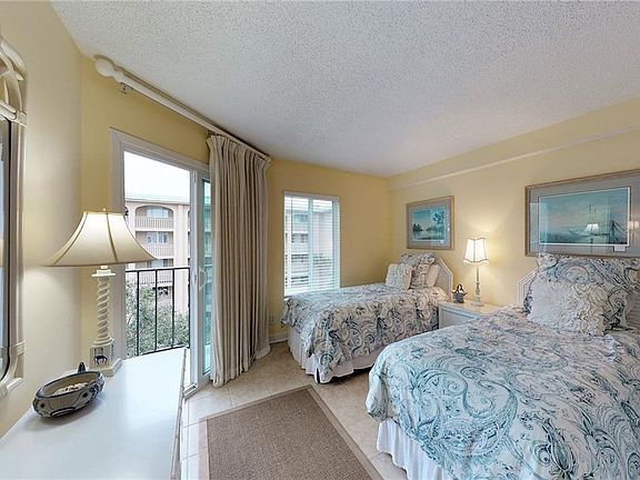 4th image of 1440 Ocean Blvd Unit 303