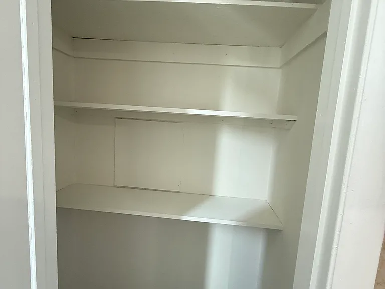 140 Orange St — Photo 8